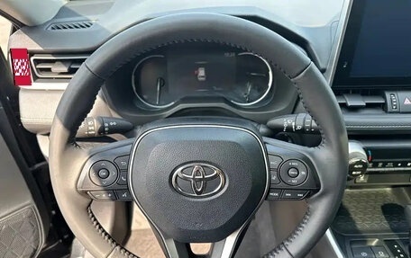 Toyota RAV4, 2021 год, 2 300 000 рублей, 9 фотография
