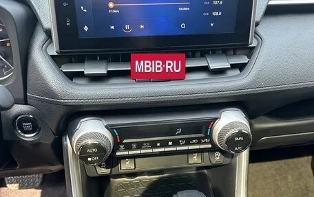 Toyota RAV4, 2021 год, 2 300 000 рублей, 10 фотография