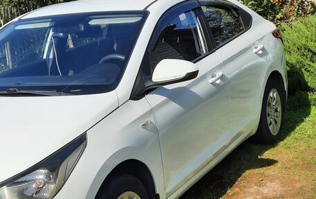 Hyundai Solaris II рестайлинг, 2018 год, 875 000 рублей, 2 фотография