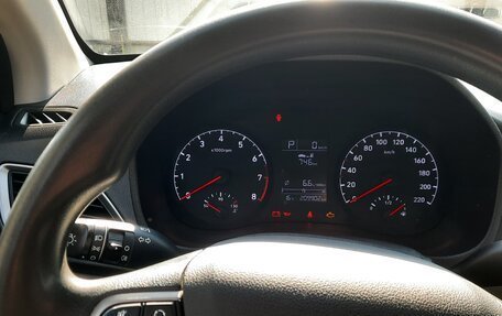 Hyundai Solaris II рестайлинг, 2018 год, 875 000 рублей, 7 фотография