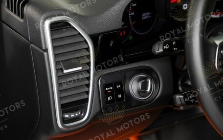 Porsche Cayenne III, 2020 год, 7 900 000 рублей, 11 фотография