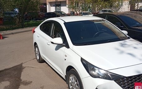 Hyundai Solaris II рестайлинг, 2021 год, 1 490 000 рублей, 2 фотография