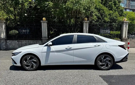 Hyundai Elantra, 2022 год, 1 460 000 рублей, 4 фотография