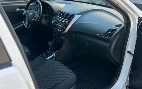 Hyundai Solaris II рестайлинг, 2015 год, 1 000 000 рублей, 7 фотография
