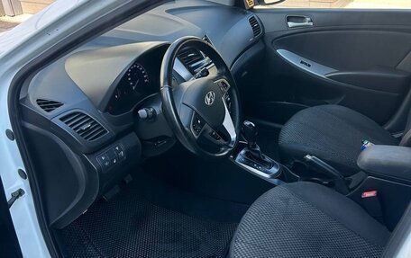 Hyundai Solaris II рестайлинг, 2015 год, 1 000 000 рублей, 5 фотография