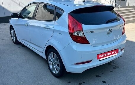 Hyundai Solaris II рестайлинг, 2015 год, 1 000 000 рублей, 9 фотография