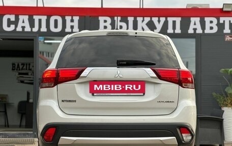 Mitsubishi Outlander III рестайлинг 3, 2015 год, 1 550 000 рублей, 9 фотография