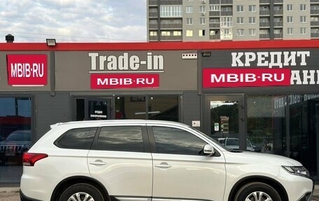 Mitsubishi Outlander III рестайлинг 3, 2015 год, 1 550 000 рублей, 12 фотография