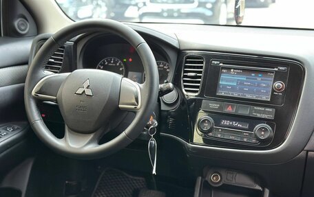 Mitsubishi Outlander III рестайлинг 3, 2015 год, 1 550 000 рублей, 20 фотография