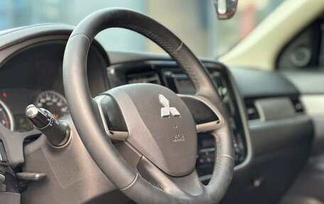 Mitsubishi Outlander III рестайлинг 3, 2015 год, 1 550 000 рублей, 27 фотография