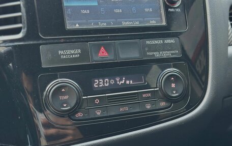 Mitsubishi Outlander III рестайлинг 3, 2015 год, 1 550 000 рублей, 30 фотография