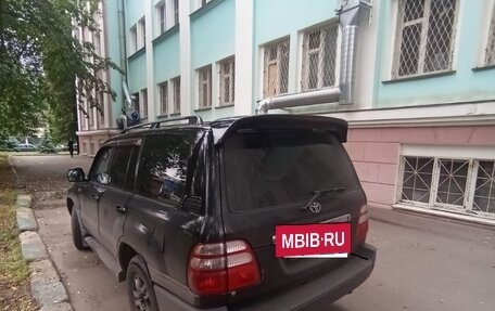 Toyota Land Cruiser 100 рестайлинг 2, 2004 год, 1 490 000 рублей, 2 фотография