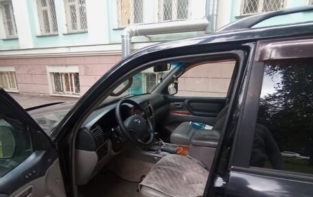 Toyota Land Cruiser 100 рестайлинг 2, 2004 год, 1 490 000 рублей, 5 фотография