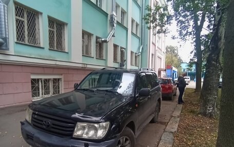Toyota Land Cruiser 100 рестайлинг 2, 2004 год, 1 490 000 рублей, 6 фотография