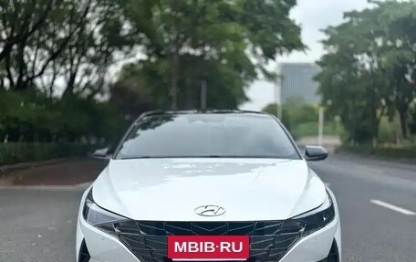 Hyundai Elantra, 2022 год, 1 400 000 рублей, 2 фотография