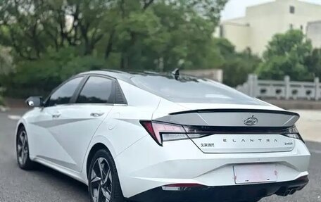 Hyundai Elantra, 2022 год, 1 400 000 рублей, 4 фотография