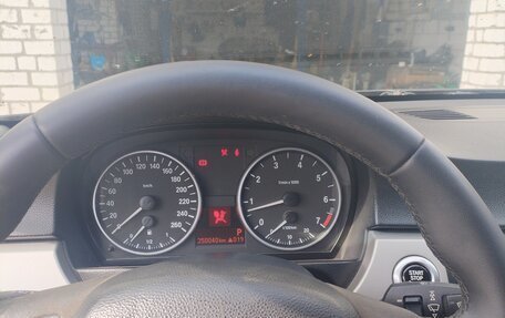 BMW 3 серия, 2006 год, 600 000 рублей, 12 фотография
