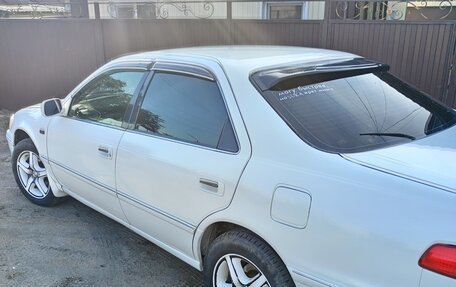 Toyota Camry, 2000 год, 550 000 рублей, 3 фотография