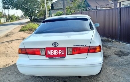 Toyota Camry, 2000 год, 550 000 рублей, 2 фотография