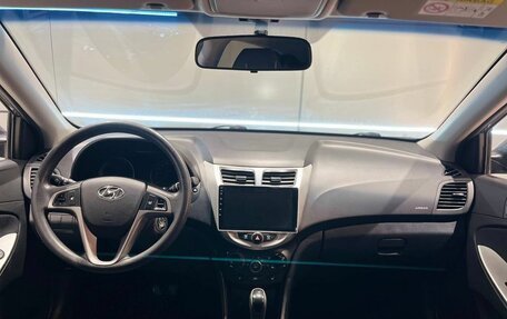 Hyundai Solaris II рестайлинг, 2015 год, 1 250 000 рублей, 16 фотография