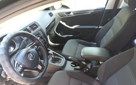 Volkswagen Jetta VI, 2016 год, 1 250 000 рублей, 2 фотография