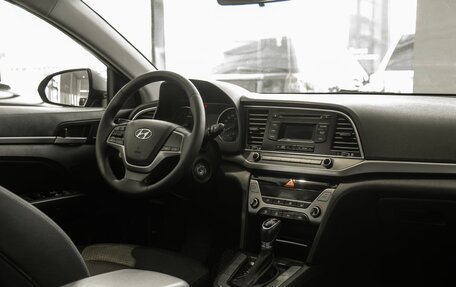 Hyundai Elantra VI рестайлинг, 2019 год, 1 655 000 рублей, 13 фотография