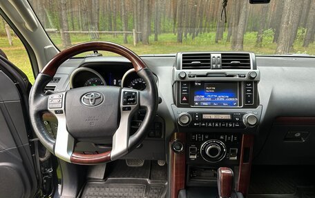Toyota Land Cruiser Prado 150 рестайлинг 2, 2016 год, 4 300 000 рублей, 9 фотография