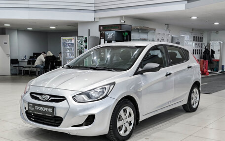 Hyundai Solaris II рестайлинг, 2013 год, 499 000 рублей, 5 фотография