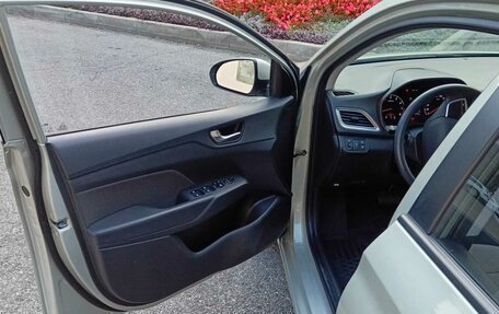 Hyundai Solaris II рестайлинг, 2019 год, 2 000 000 рублей, 24 фотография