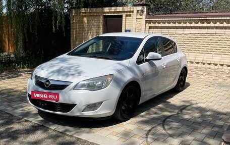 Opel Astra J, 2012 год, 670 000 рублей, 3 фотография