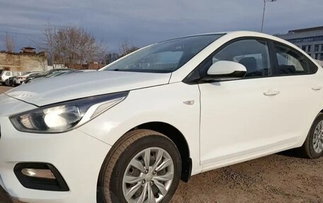 Hyundai Solaris II рестайлинг, 2019 год, 920 000 рублей, 3 фотография