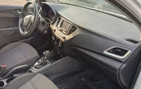 Hyundai Solaris II рестайлинг, 2019 год, 920 000 рублей, 12 фотография
