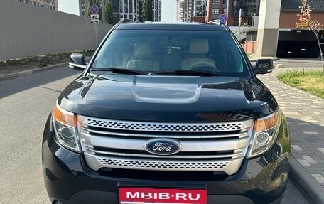 Ford Explorer VI, 2014 год, 1 900 000 рублей, 2 фотография