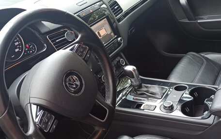 Volkswagen Touareg III, 2011 год, 2 550 000 рублей, 16 фотография