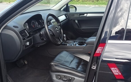 Volkswagen Touareg III, 2011 год, 2 550 000 рублей, 8 фотография