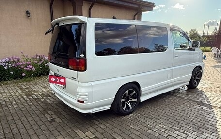 Nissan Elgrand I, 2001 год, 1 400 000 рублей, 7 фотография