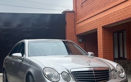 Mercedes-Benz E-Класс, 2003 год, 1 350 000 рублей, 1 фотография