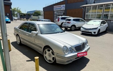 Mercedes-Benz E-Класс, 2001 год, 690 000 рублей, 2 фотография