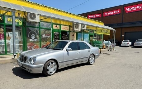 Mercedes-Benz E-Класс, 2001 год, 690 000 рублей, 3 фотография