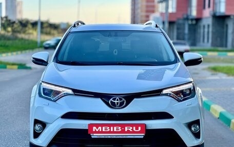 Toyota RAV4, 2015 год, 2 250 000 рублей, 2 фотография