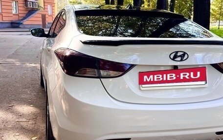 Hyundai Elantra V, 2012 год, 1 050 000 рублей, 2 фотография