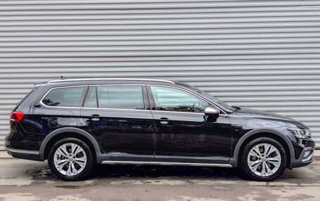 Volkswagen Passat B8 рестайлинг, 2019 год, 3 415 000 рублей, 4 фотография