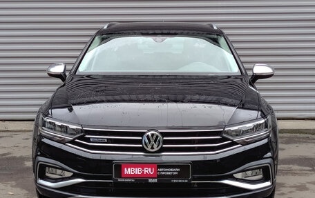 Volkswagen Passat B8 рестайлинг, 2019 год, 3 415 000 рублей, 2 фотография