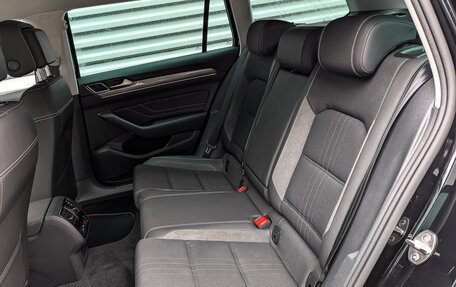 Volkswagen Passat B8 рестайлинг, 2019 год, 3 415 000 рублей, 18 фотография