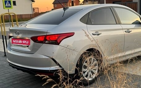 Hyundai Solaris II рестайлинг, 2021 год, 1 590 000 рублей, 4 фотография