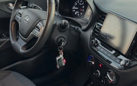 Hyundai Solaris II рестайлинг, 2021 год, 1 590 000 рублей, 10 фотография