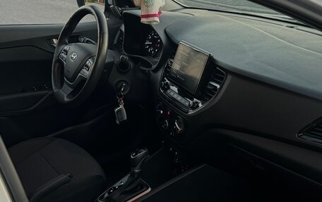 Hyundai Solaris II рестайлинг, 2021 год, 1 590 000 рублей, 11 фотография