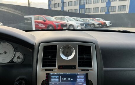 Chrysler 300C II, 2006 год, 550 000 рублей, 7 фотография