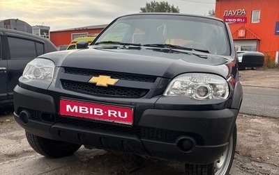 Chevrolet Niva I рестайлинг, 2018 год, 715 000 рублей, 1 фотография