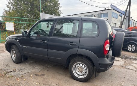 Chevrolet Niva I рестайлинг, 2018 год, 715 000 рублей, 3 фотография
